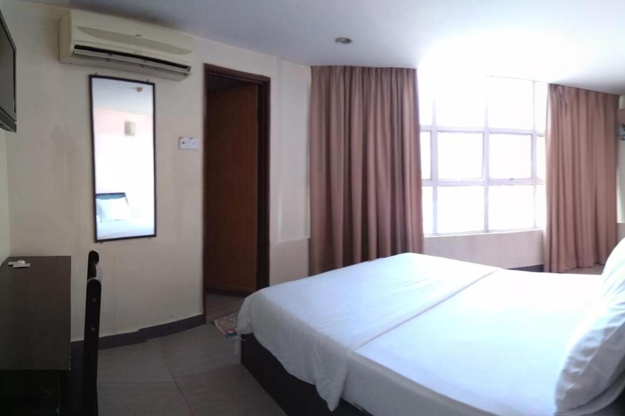 Oyo 90021 Star View Hotel Kampong Batu Tiga Chambre photo