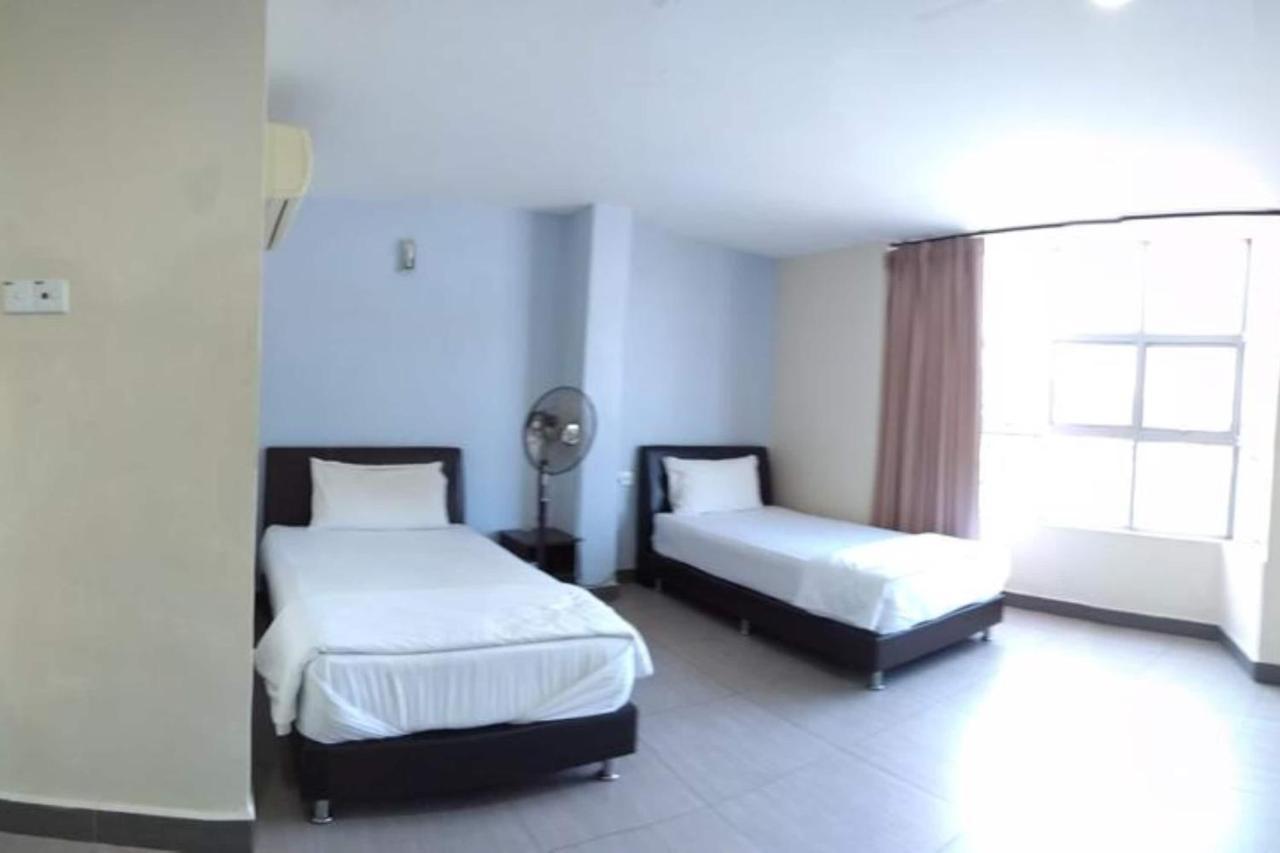 Oyo 90021 Star View Hotel Kampong Batu Tiga Extérieur photo