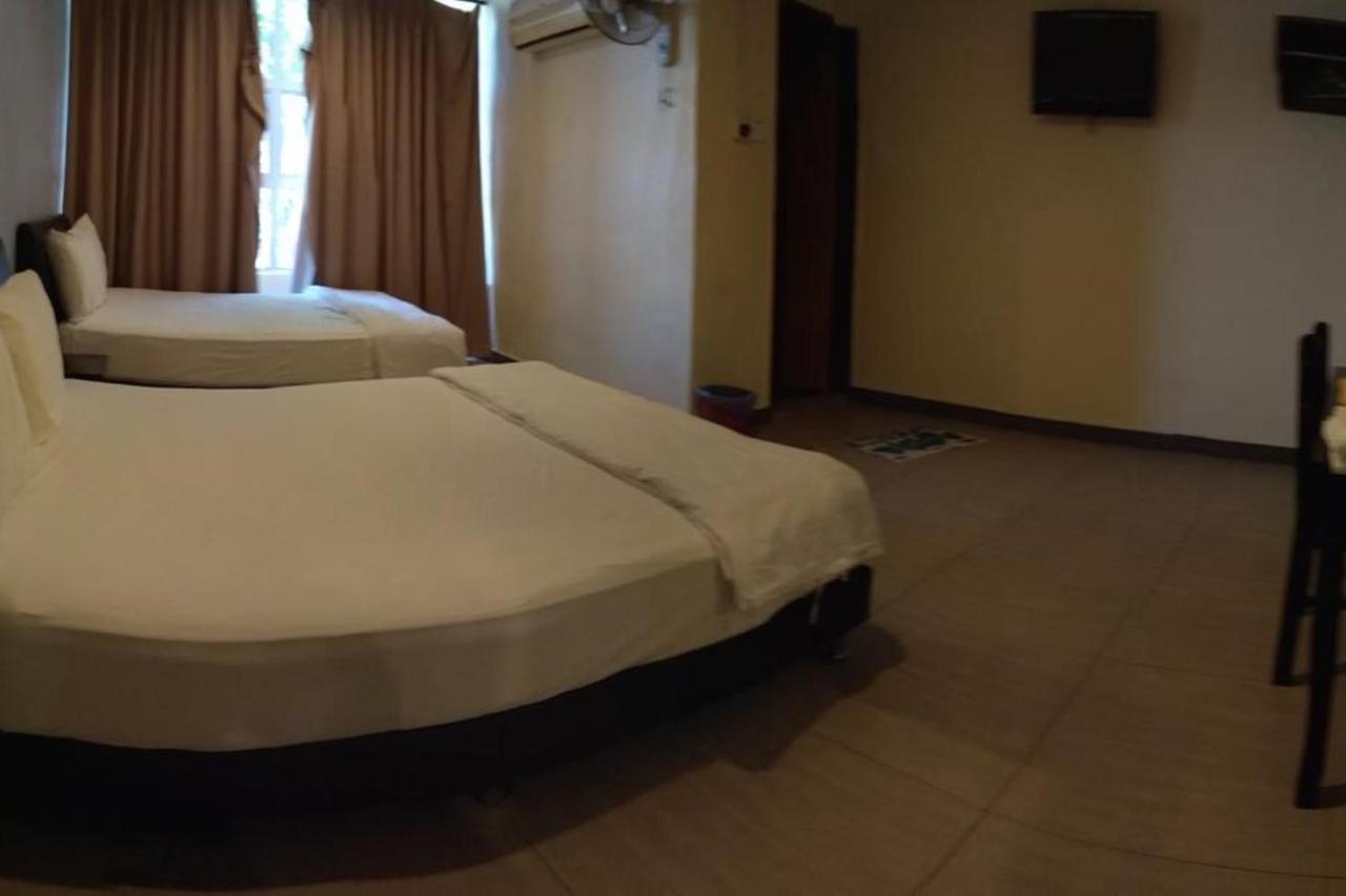 Oyo 90021 Star View Hotel Kampong Batu Tiga Chambre photo