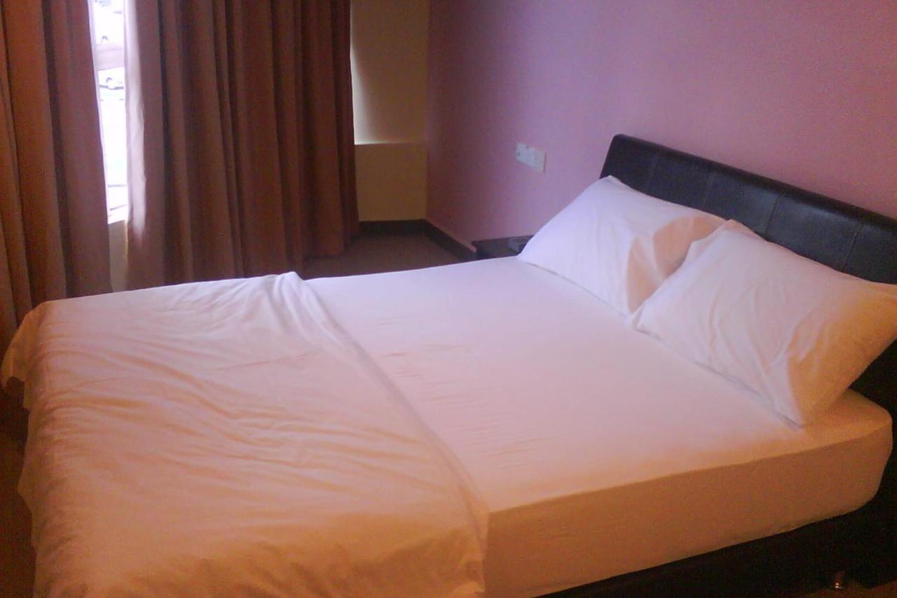 Oyo 90021 Star View Hotel Kampong Batu Tiga Extérieur photo